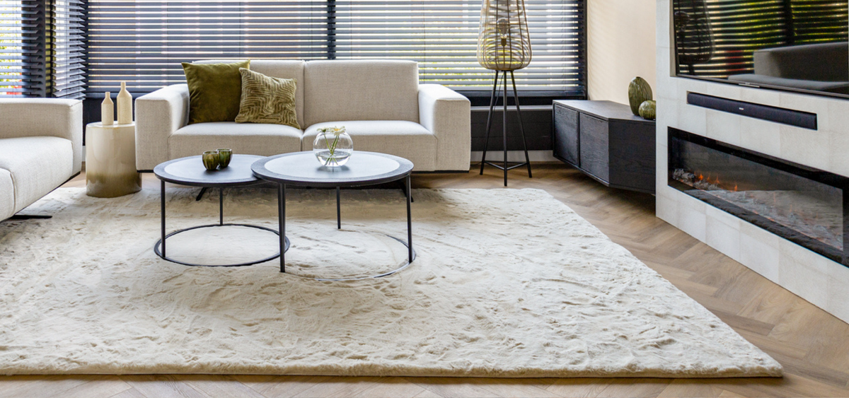 Hoe krijg ik mijn vloerkleed weer fluffy?