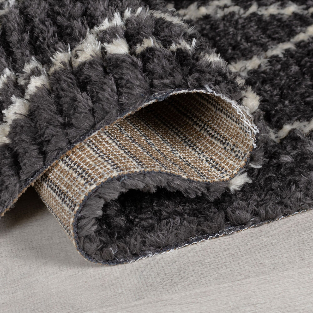 Berber floor rug - Aisho Zigzag Black