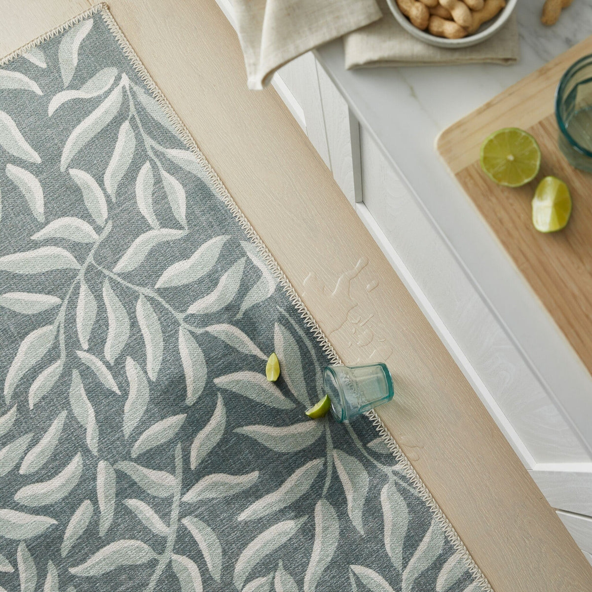 Washable floor rug - Reido Leaves Green